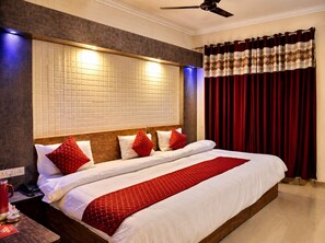 Iron/ironing board, free WiFi - Hotel Maa Rudrani (Katra)