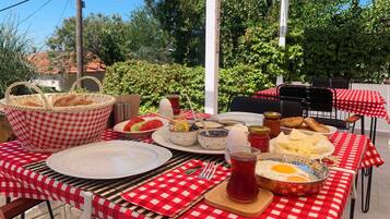 Komplett frokost er inkludert hver dag
