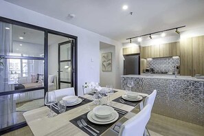 Dining - Stylish Branx Apartment in Braddon (Braddon)