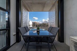 Dining - Stylish Branx Apartment in Braddon (Braddon)