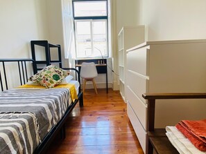 Room - Vrbo Property (Lisboa)