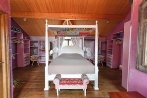 Room - Vrbo Property (Les Sables-d'Olonne)