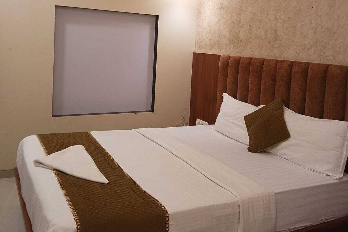 Quarto casal luxo | Wi-Fi de cortesia