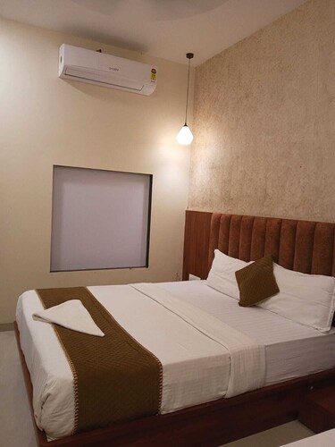 Transit Pride Hotel T2 Mumbai Airport