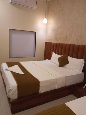 Deluxe Double Room | Free WiFi - Transit Pride Hotel T2 Mumbai Airport (Mumbai)