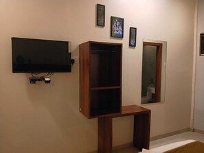 Deluxe Double Room | Free WiFi - Transit Pride Hotel T2 Mumbai Airport (Mumbai)