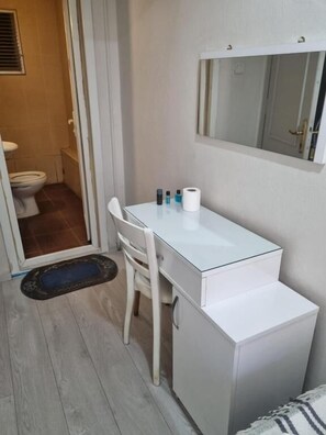 Bathroom - OTEL HÖYÜK (beyoğlu)