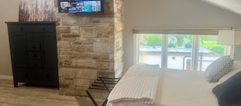 Beautifully furnished one bedroom loft located in Chicago's South side suburb
