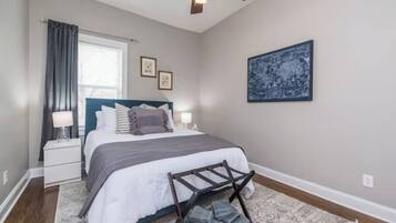3 bedrooms, iron/ironing board, WiFi, bed sheets
