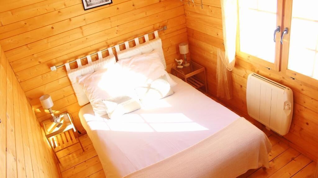 Chalet, Balcony, Garden View | Soundproofing, iron/ironing board, free WiFi
