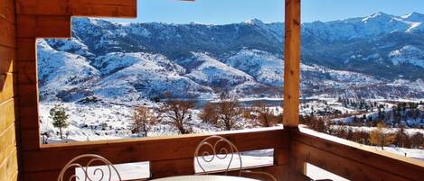 Chalet, balcón, vistas al jardín | Restaurante al aire libre