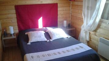Soundproofing, iron/ironing board, free WiFi