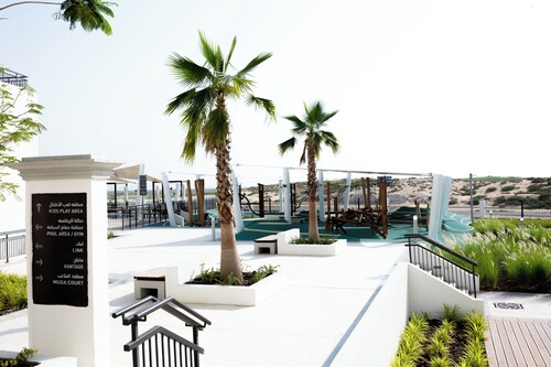 Bloomfields 2BR plus Maid in Yas Golf 