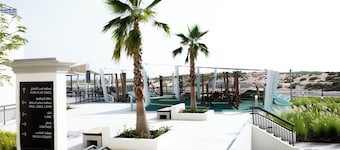 Bloomfields 2BR plus Maid in Yas Golf 