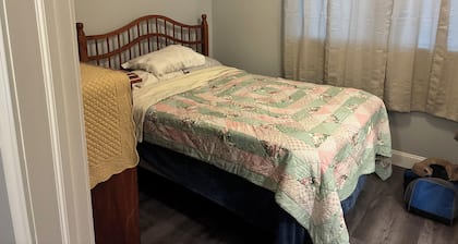 New 1-bedroom apartment with AC in charming Clarksburg. Perfect for workers.