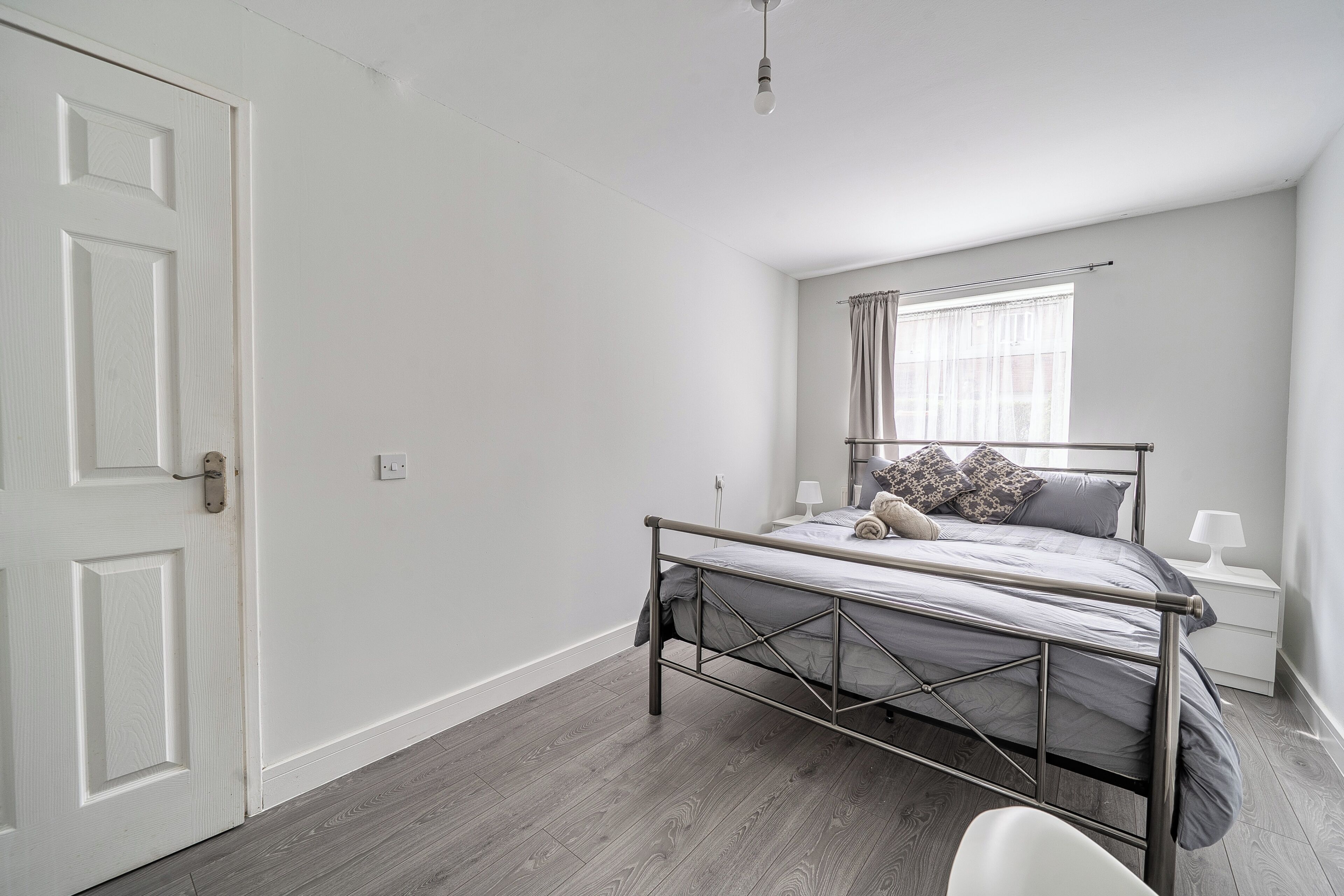 2 bedrooms, iron/ironing board, bed sheets