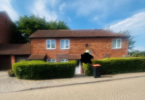 2-bed Home Sleeps 4 Parking Garden Self Check In