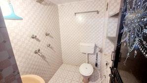Bathroom - Karavan Kafe and Stay (Pushkar)