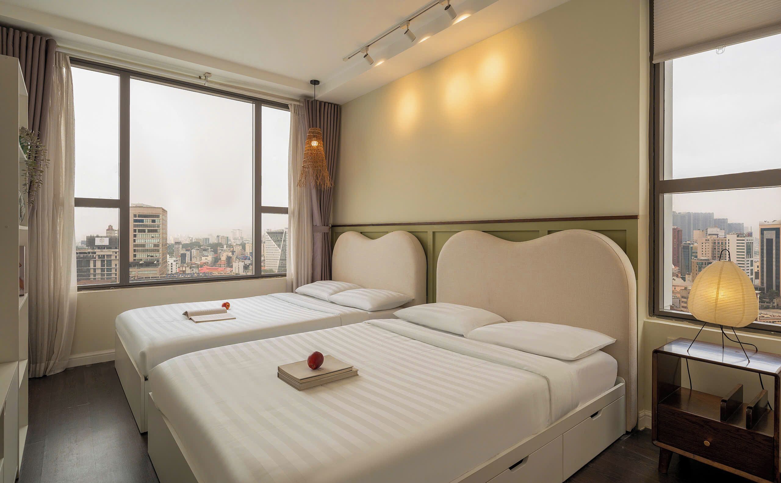 Luxury-Suite, 4 Schlafzimmer, Balkon, Stadtblick | Schreibtisch, laptopgeeigneter Arbeitsplatz, kostenloses WLAN