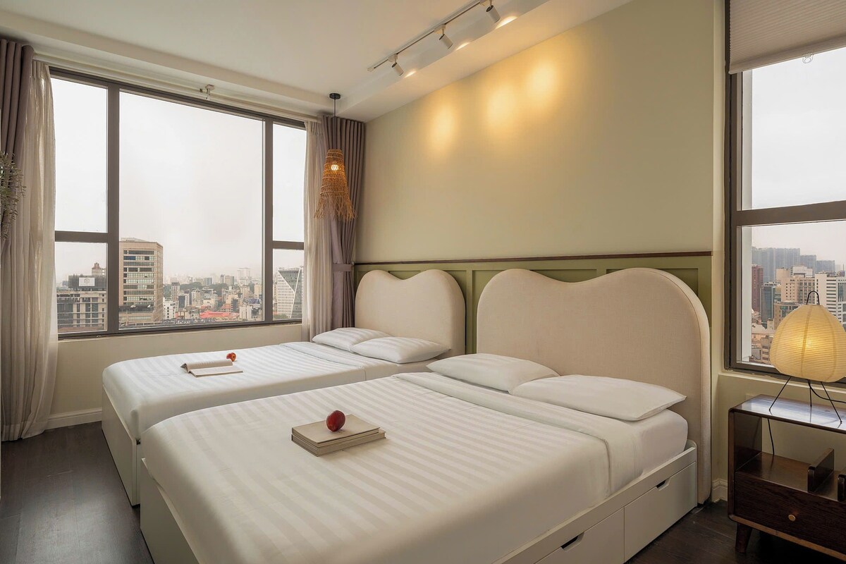 Suite Mewah, 4 kamar tidur, balkon, pemandangan kota | Meja kerja, ruang kerja ramah laptop, dan Wi-Fi gratis