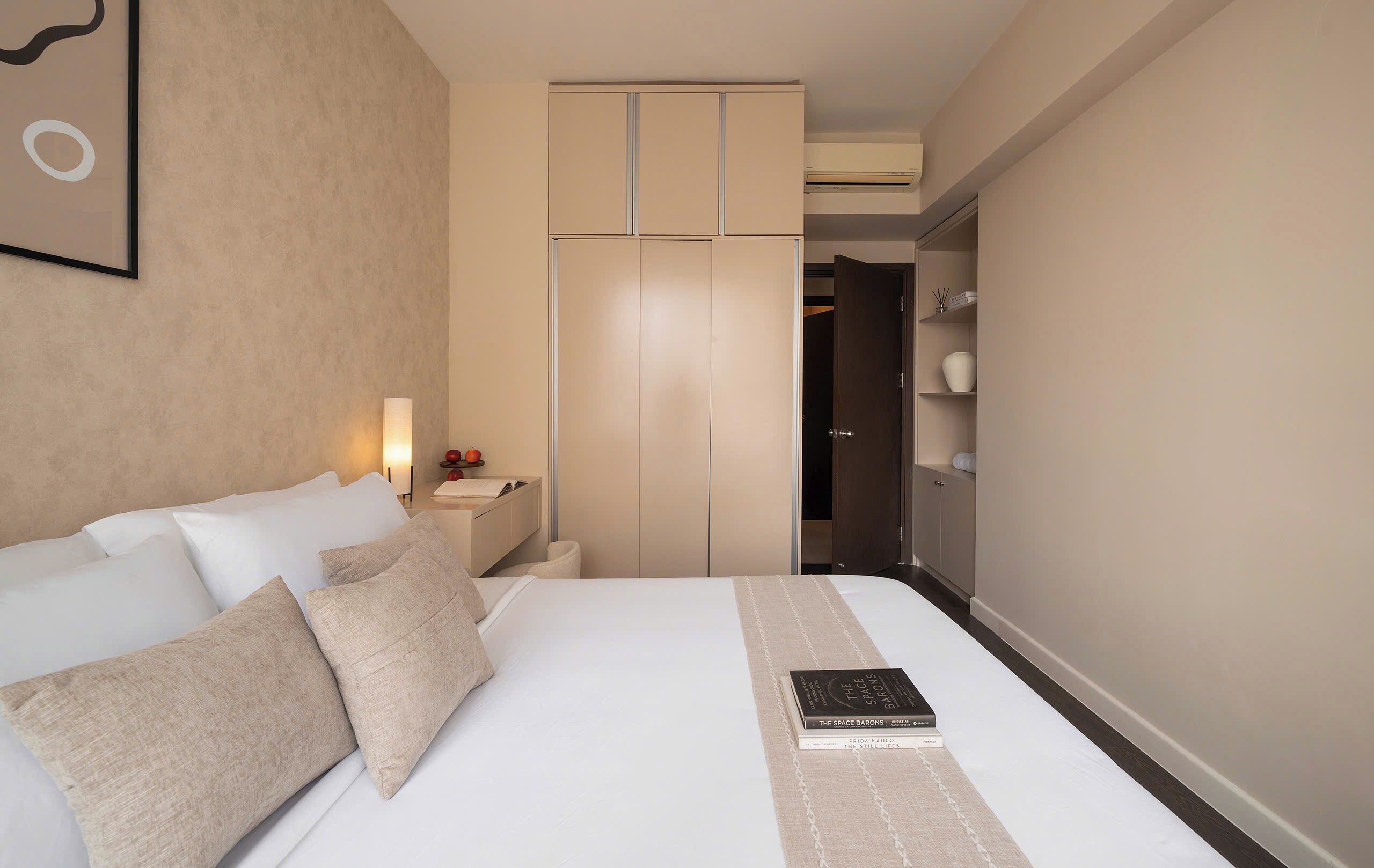 Deluxe-Suite, 2 Schlafzimmer, Küche, Stadtblick | Schreibtisch, laptopgeeigneter Arbeitsplatz, kostenloses WLAN