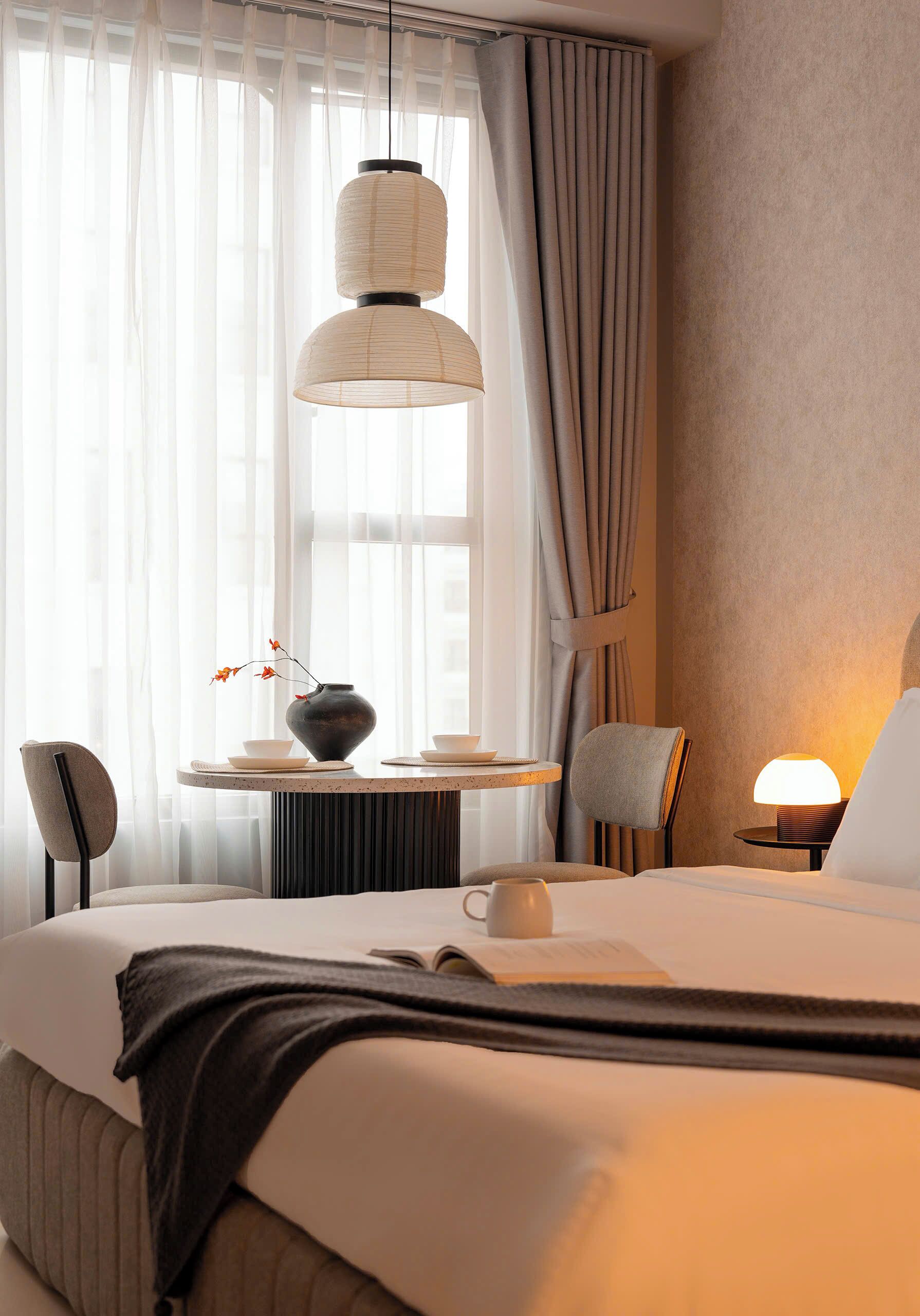Deluxe-Studio, 1 King-Bett und Schlafsofa, Küche, Stadtblick | Schreibtisch, laptopgeeigneter Arbeitsplatz, kostenloses WLAN