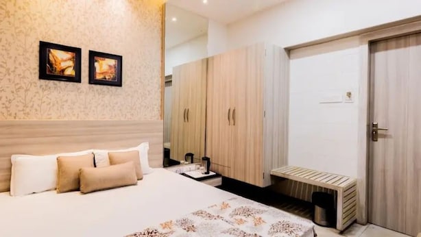 Iron/ironing board, free WiFi - Hotel Rockland Kota (Kota)