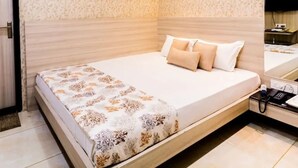 Iron/ironing board, free WiFi - Hotel Rockland Kota (Kota)