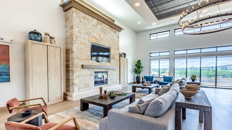 Brand New 2BR - 2 King Beds Pool Gym