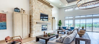 Brand New 2BR - 2 King Beds Pool Gym