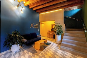 House | 2 bedrooms, Internet - w Sleek 2BR in The Heart of La Candelaria (Bogotá)