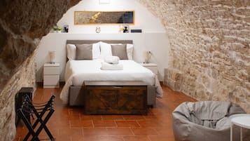 1 bedroom, WiFi (free), bed sheets