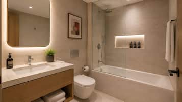 Standard Apartment | Bathroom | Free toiletries, hair dryer, towels, soap
