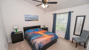 2 bedrooms, iron/ironing board, WiFi, bed sheets - 5 minutes from EastPort, Brand New home! (Sumterville)
