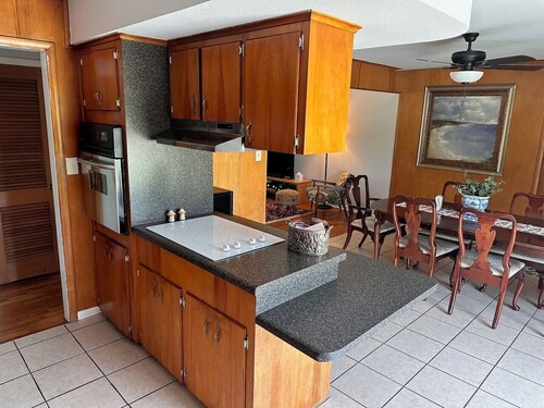 The Nook • Bike Trail • Family Friendly • Near U of A