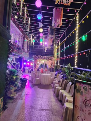 Interior detail - Deoghar Hotel with Terrace Comfort (Deoghar)