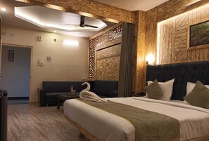 Desk, free WiFi - Deoghar Hotel with Terrace Comfort (Deoghar)