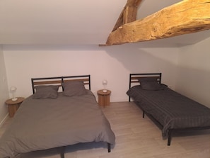 WiFi, bed sheets - Accommodation for 6 people (Mareuil-sur-Lay-Dissais)
