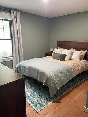 2 bedrooms, free WiFi, bed sheets - Newly constructed lake house on East Grand Lake (Danforth)