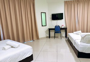 Deluxe Quadruple Room, City View | Iron/ironing board, free WiFi - Night Queen Express Hotel KLIA (Sepang)