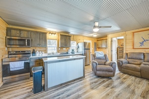 House (2 Bedrooms) | Interior