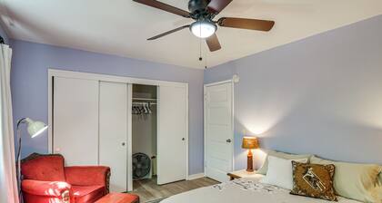 Walk to Downtown Chico! Tree-lined Apt w/ Deck