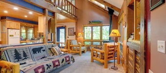 Boat, Fish & Unwind: Family Cabin on Bad Axe Lake