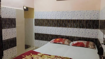 Standard Double Room, City View | Desk, free WiFi