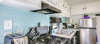 Fish, Hunt & Explore! Mtn-view Tiny Home in Noxon