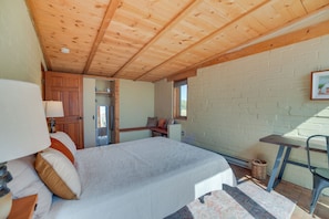 Cottage (2 Bedrooms) | Interior
