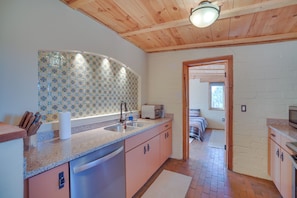 Cottage (2 Bedrooms) | Interior