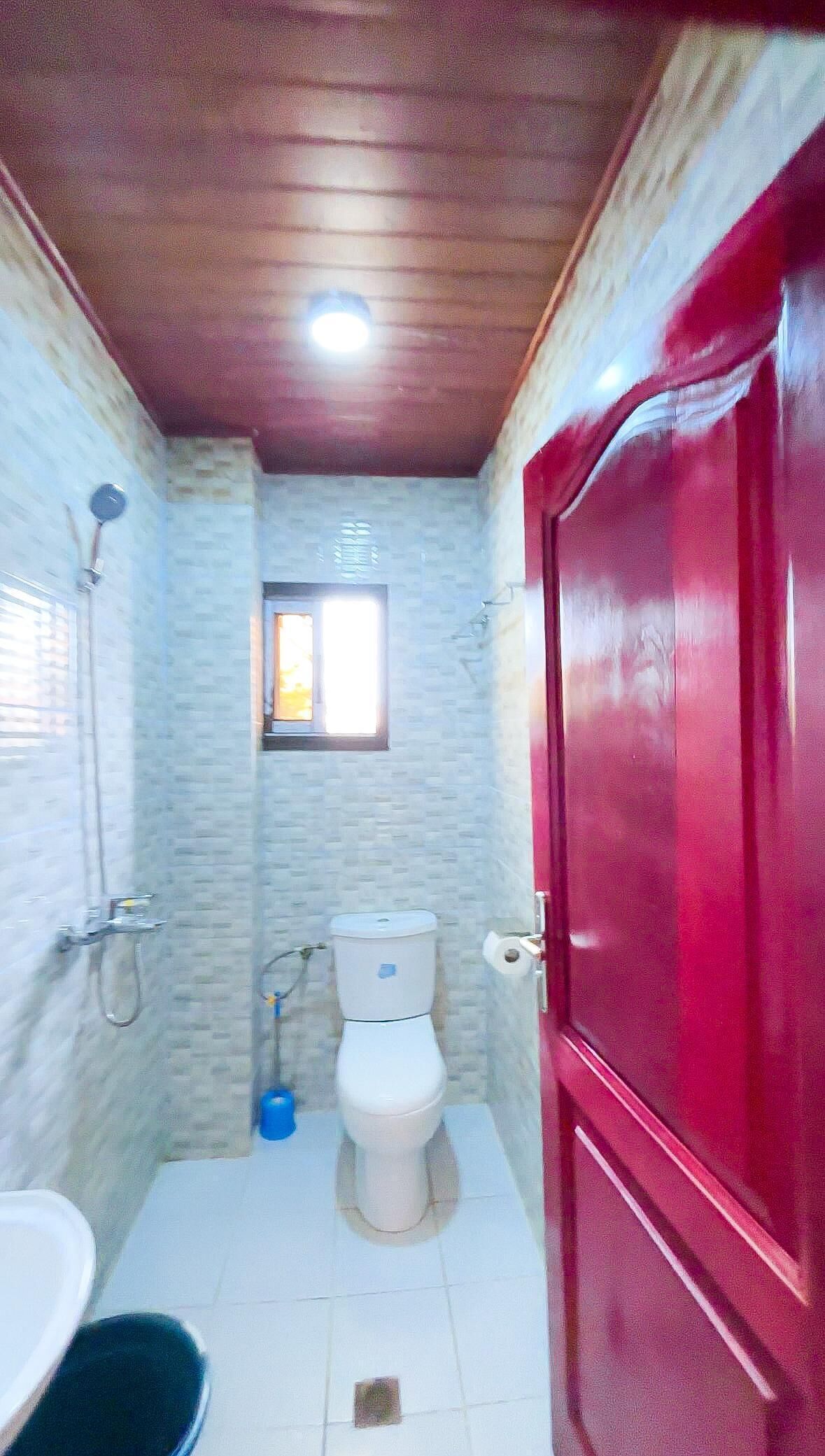 Towels, soap, shampoo, toilet paper