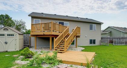 Deck & Yard! Moorhead Getaway Near Downtown Fargo