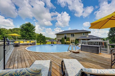Entertainment Hub! Massive Springfield Area Home